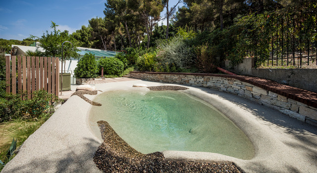 Pinamare contemporaneo-piscina