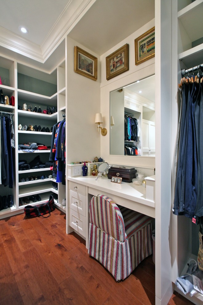 Inspiration for a traditional storage and wardrobe in Toronto.