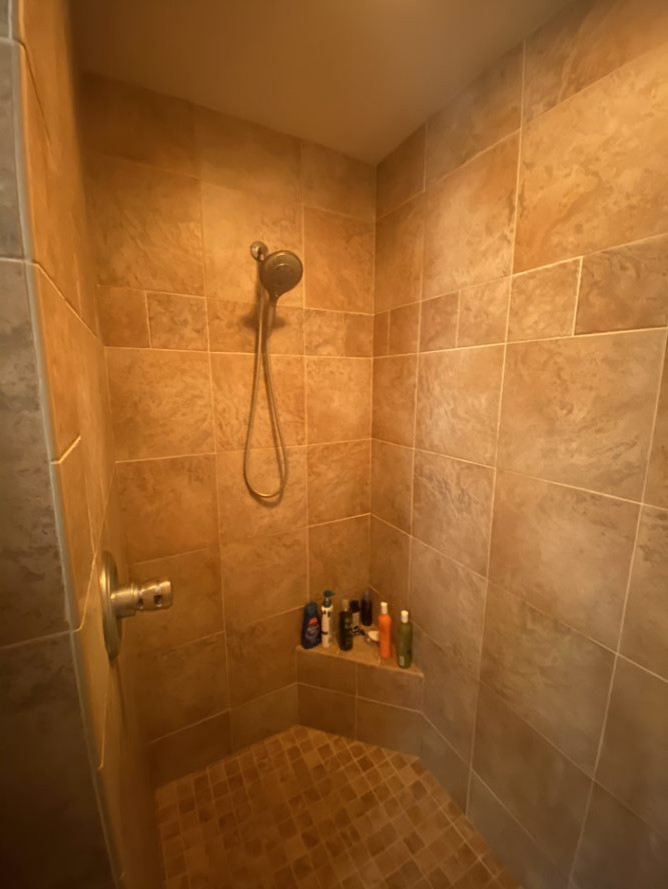 Bathroom - transitional bathroom idea