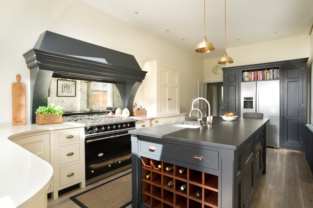 Transitional Kitchen nyklassisk-koekken