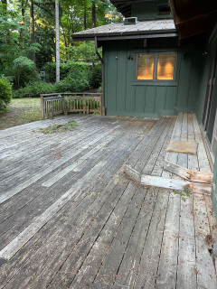 Designer’s Thoughtfully Redesigned Deck Supports Aging in Place (9 photos)