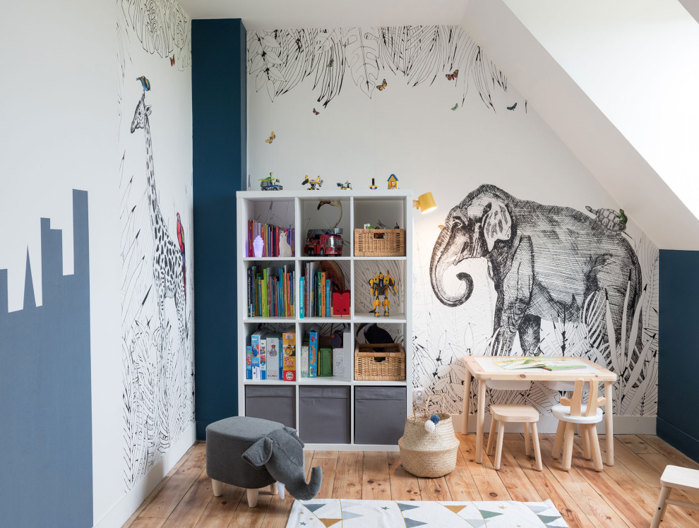 Contemporary kids' room in Paris.