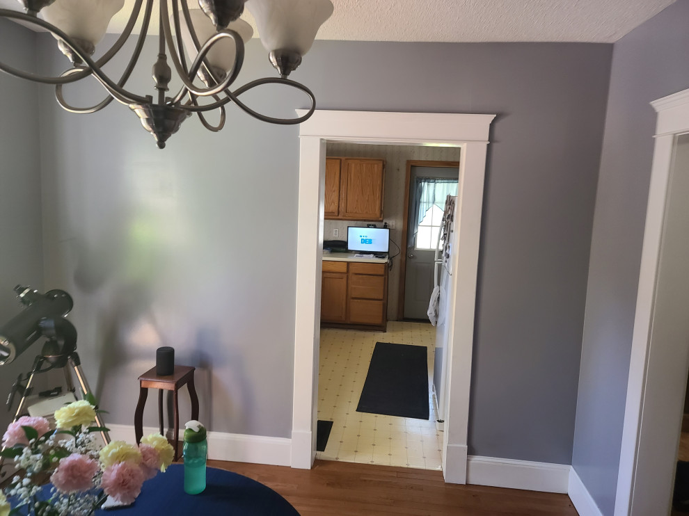 Jackson / Modern Black & White Kitchen