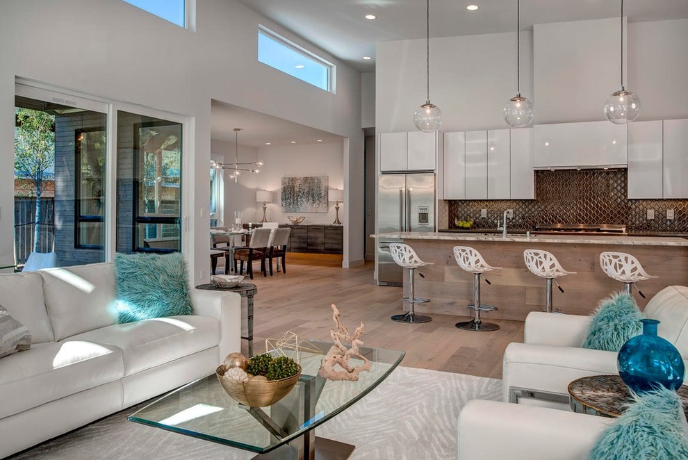 Kitchen - transitional kitchen idea in Seattle