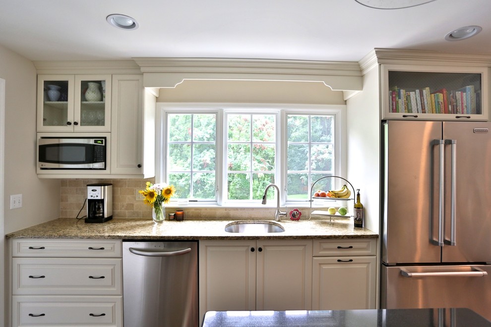 Transitional kitchen in New York.