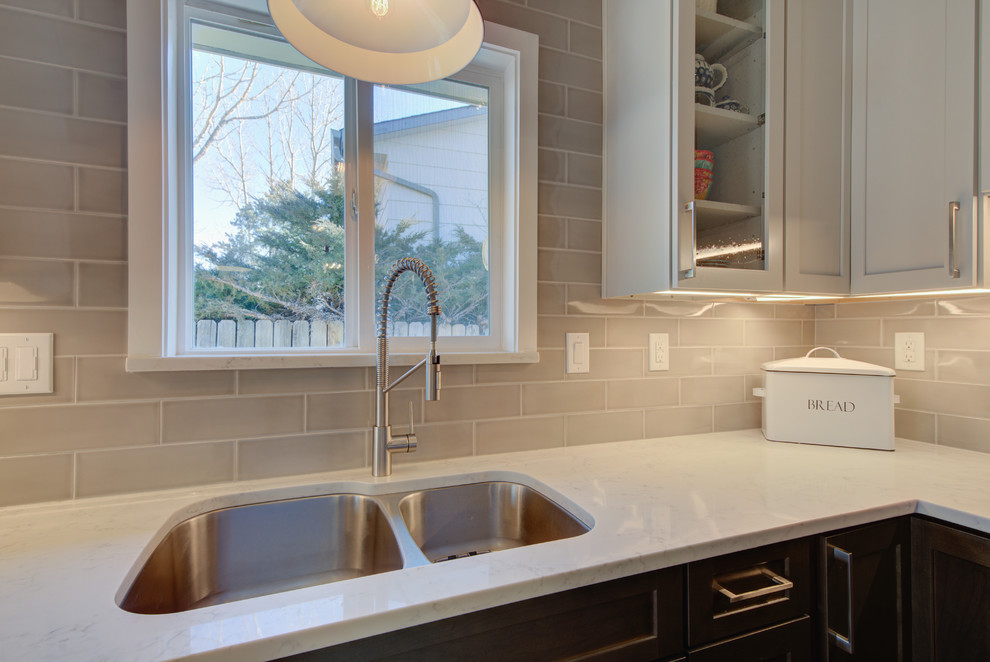 Kitchen - kitchen idea in Denver