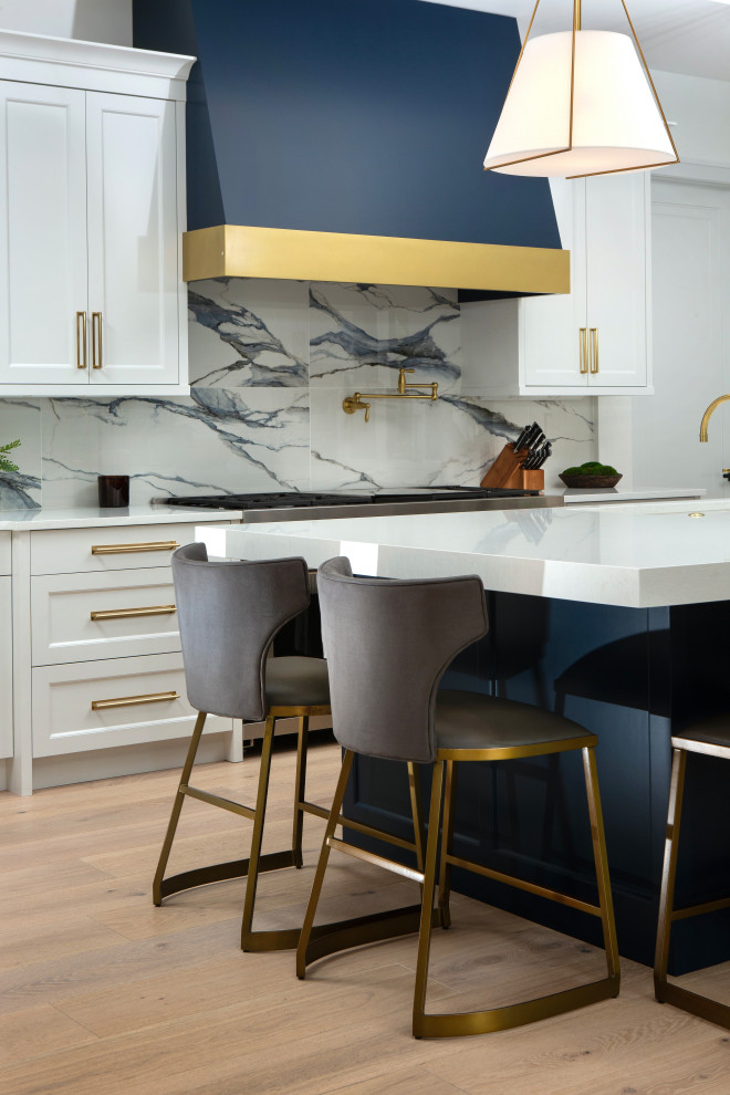 Kitchen - transitional kitchen idea