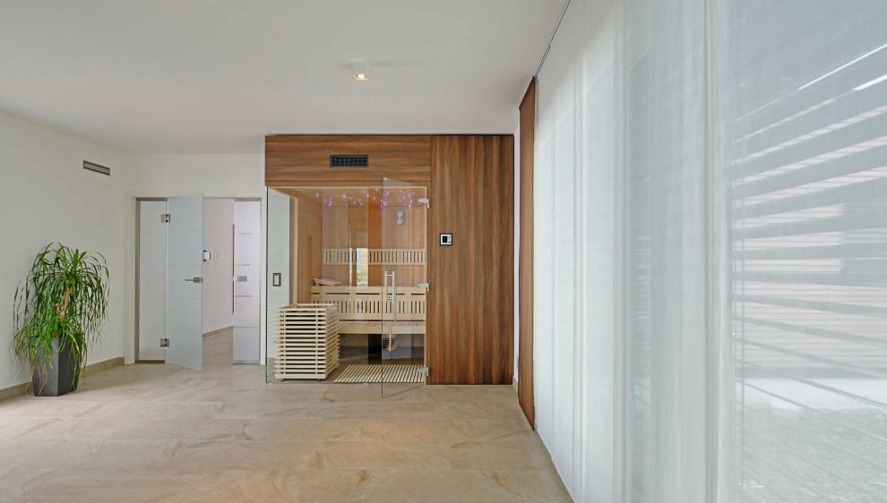 Moderner Pool in Sonstige