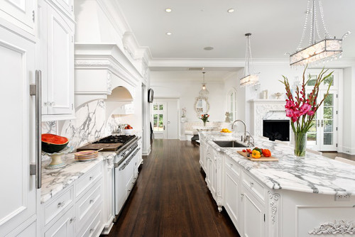 White Kitchen Cabinets White Cabinets Stainless Steel Appliances Subway Tile Backsplash White Shaker Cabinets Island And White Countertops White Quartz Countertops White Countertops White Kitchen Tile Backsplash White Quartz Style Light Floor Glass Paint Brown Island