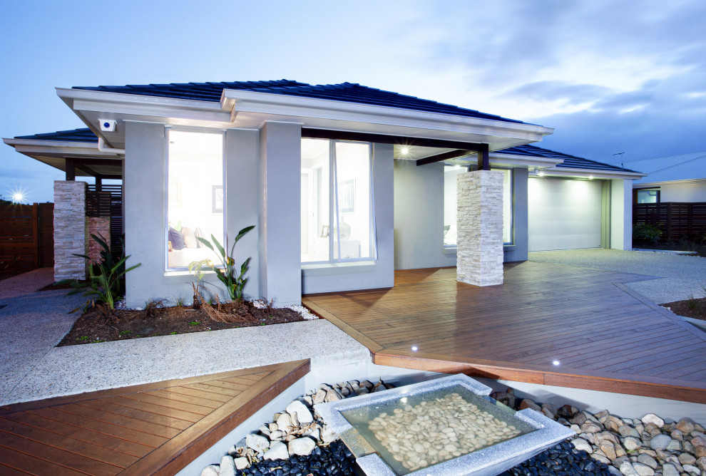 Inspiration for a transitional home design remodel in Miami