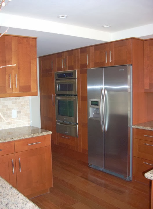 Transitional kitchen photo in Orange County