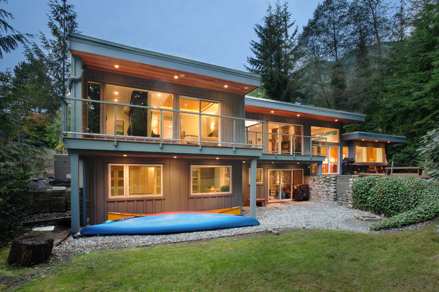Backyard classique-chic-facade