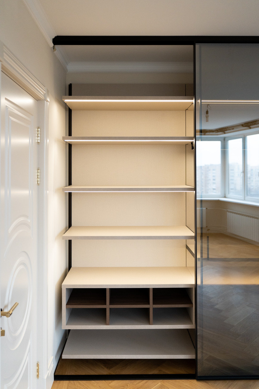 Воздушная гардеробная APPERIA для сталинки в центре Москвы