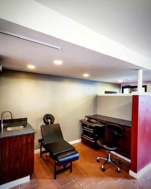 Tattoo shop - Retail front