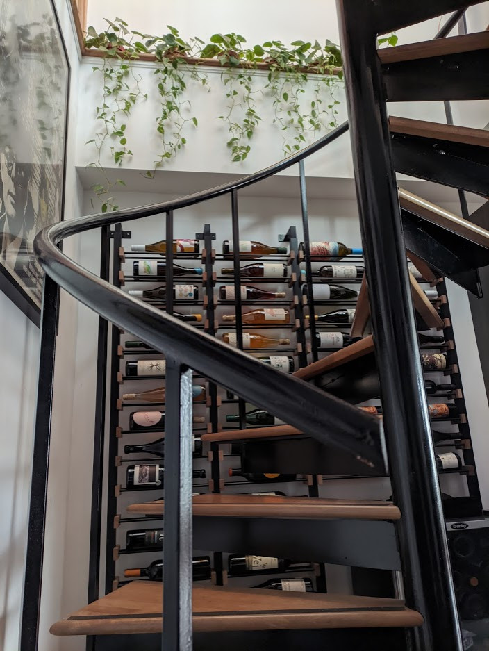 Inspiration for a small contemporary home design remodel in Montreal