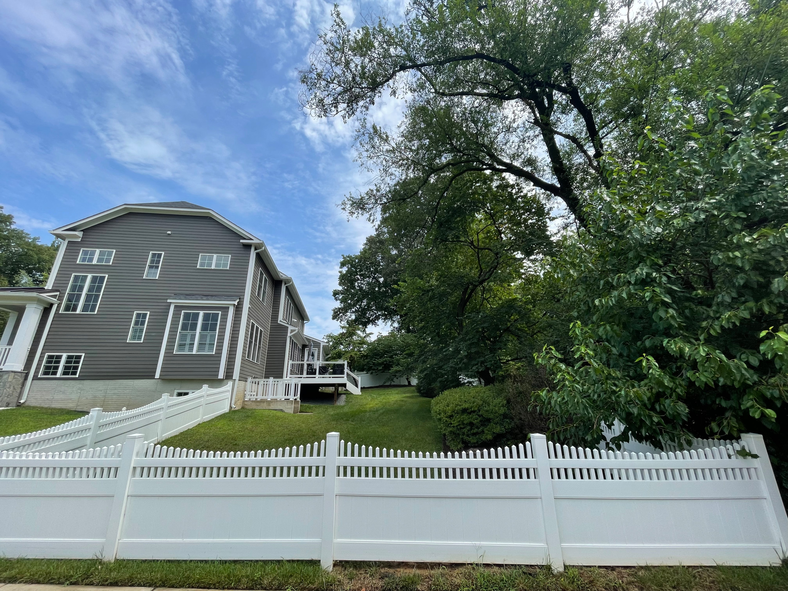 Vinyl fence powerwash