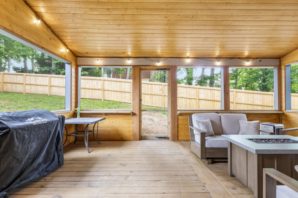 Screened in Patio