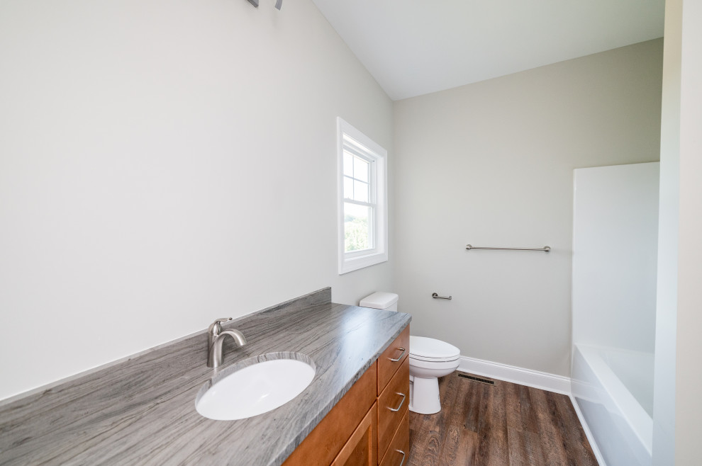 Bathroom - rustic bathroom idea