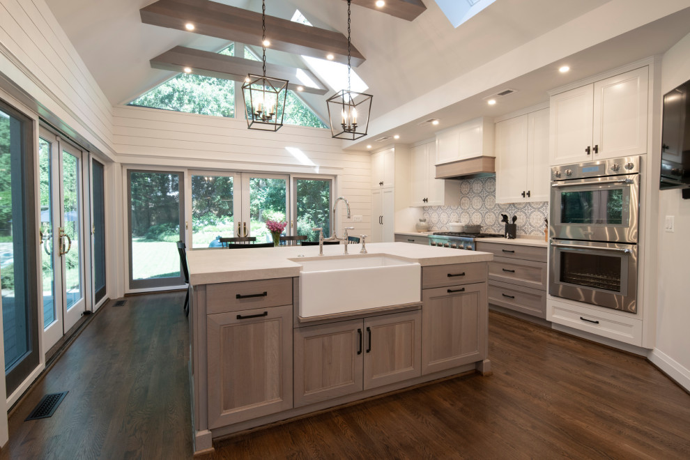 Transitional kitchen photo in DC Metro