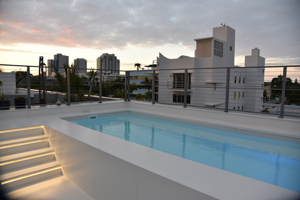 This is an example of a modern pool in Miami.
