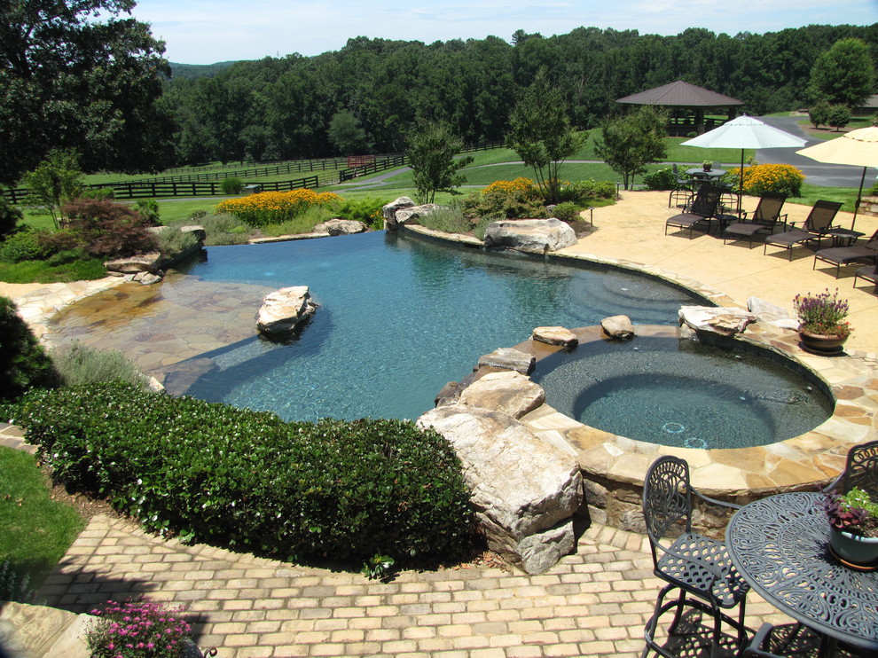 Photo of a country pool in Atlanta.