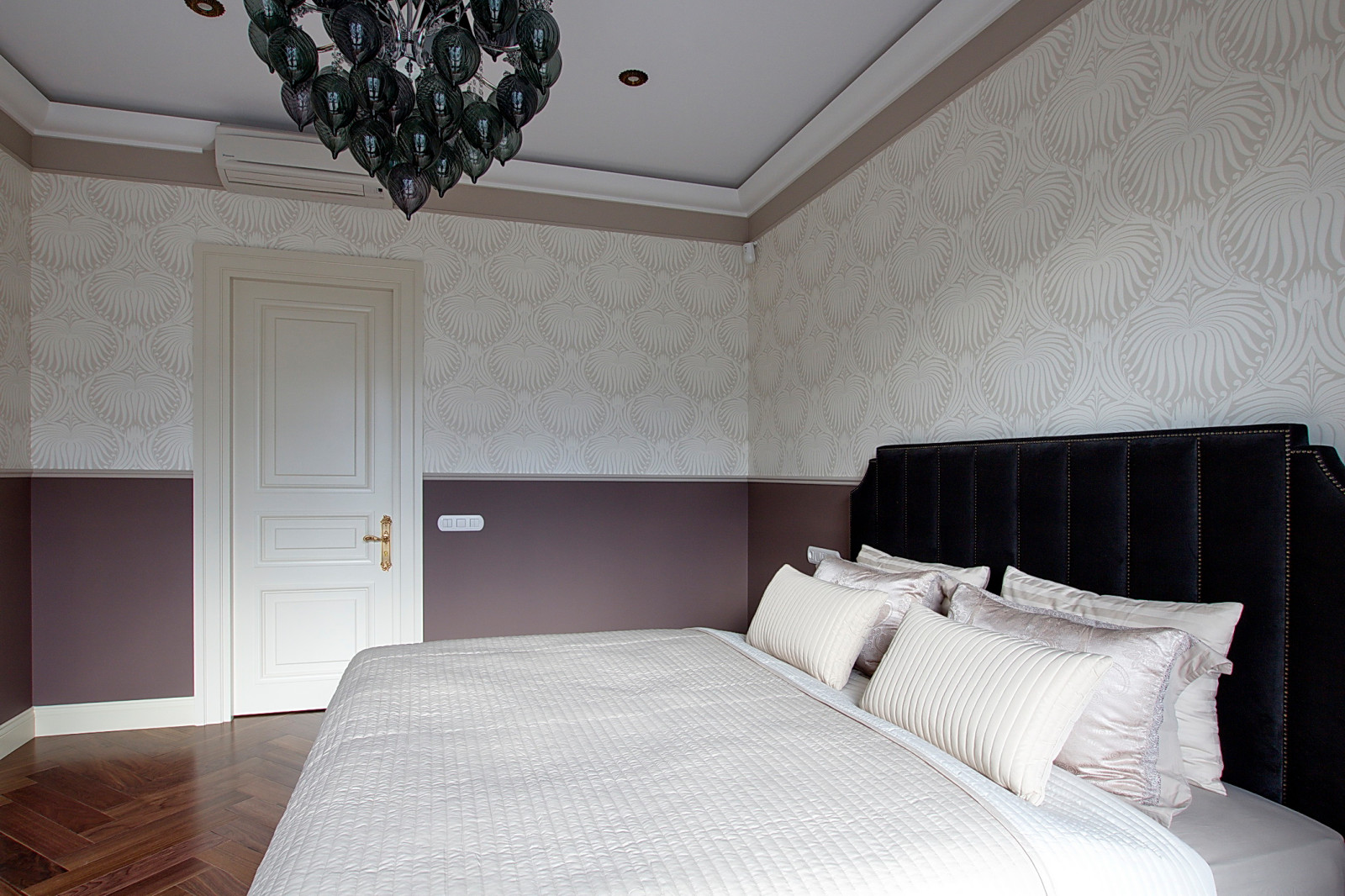 Классические апартаменты в центре Санкт-Петербурга