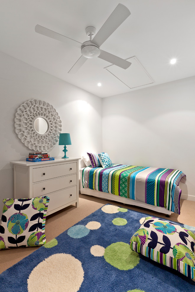 Photo of a contemporary kids' room in Brisbane.