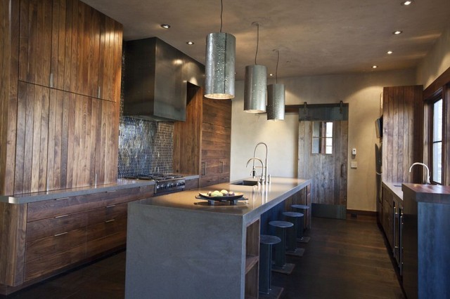 Pinnacle Stoneworks rustikt-koekken