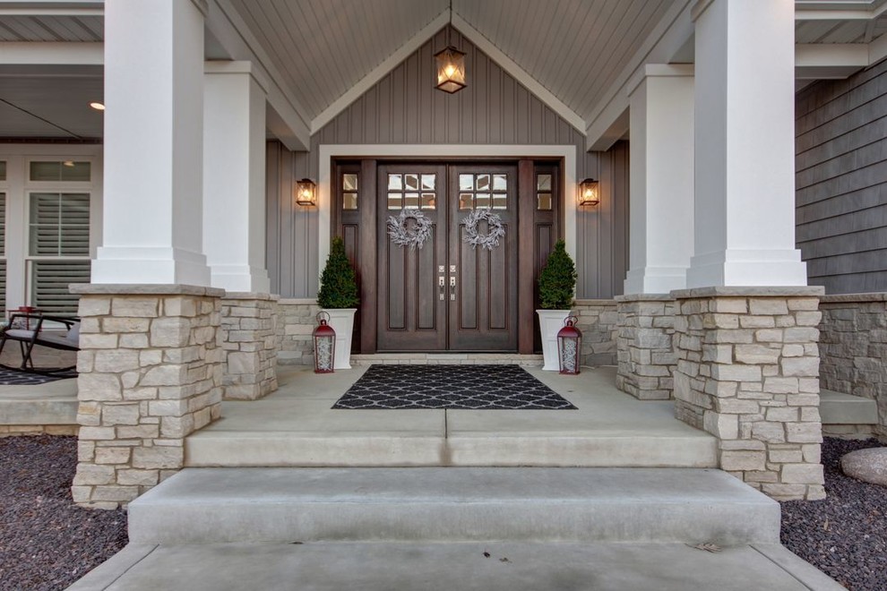 Inspiration for a transitional home design remodel in Chicago