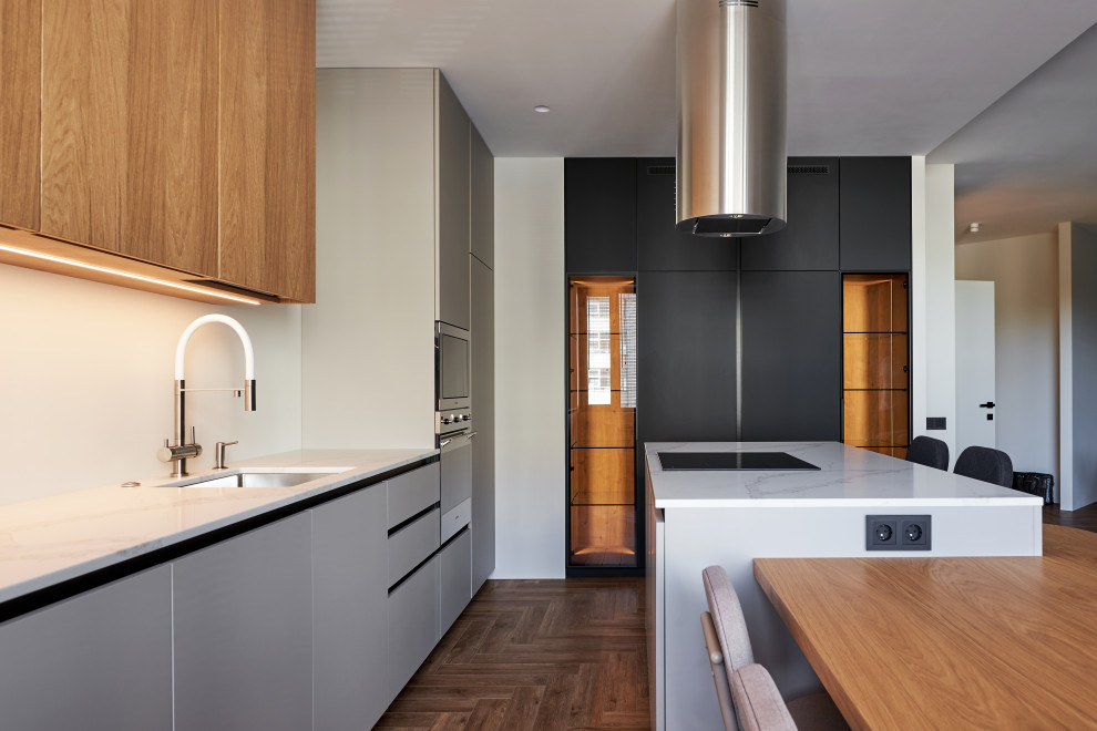 Кухня FENIX и шпон