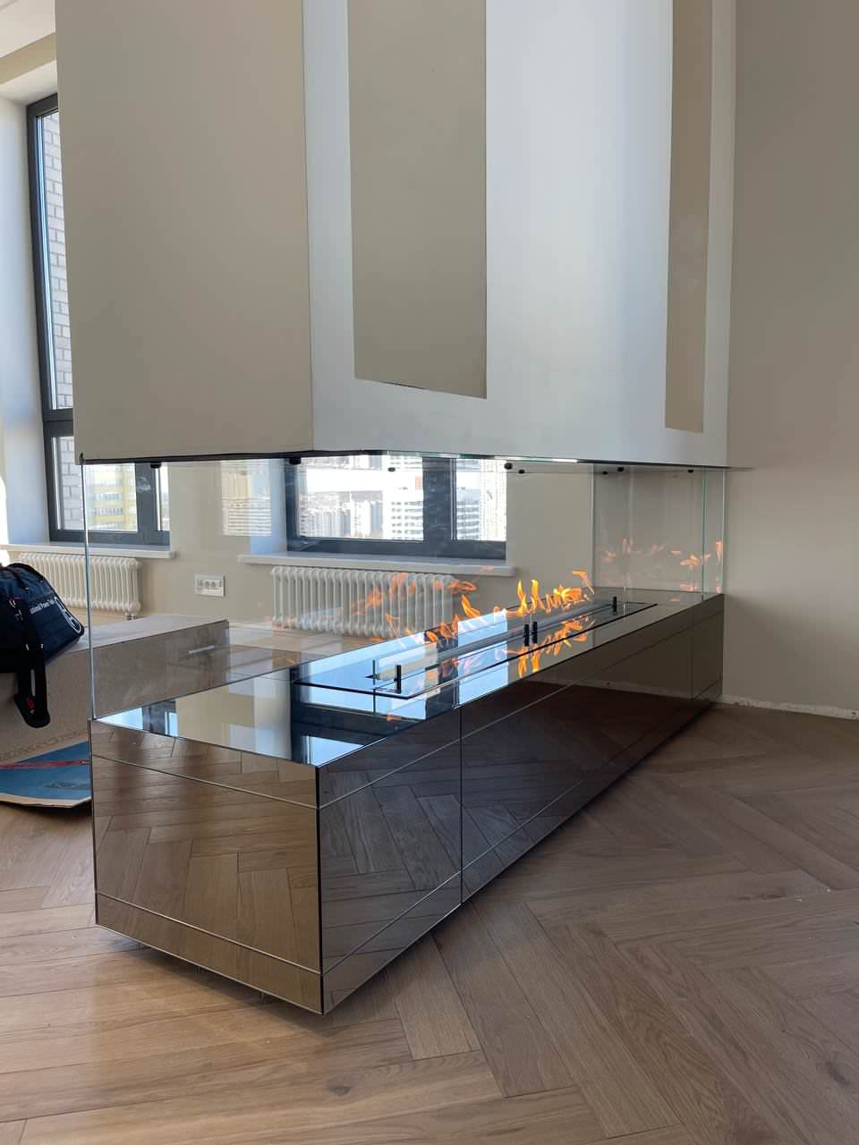 Автоматический биокамин Planika FLA 3 + облицовка конструкции бронзовым зеркалом