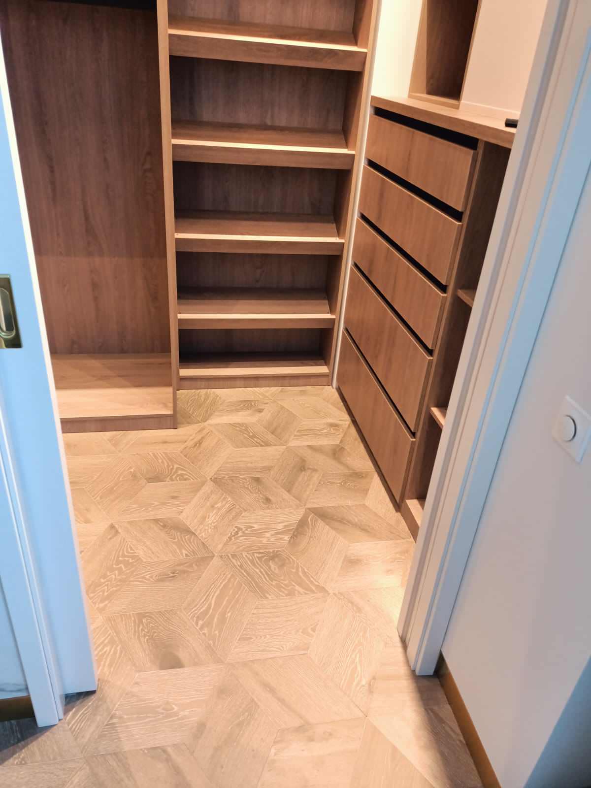 Инженерный  модульный паркет и инженерная доска, частный дом