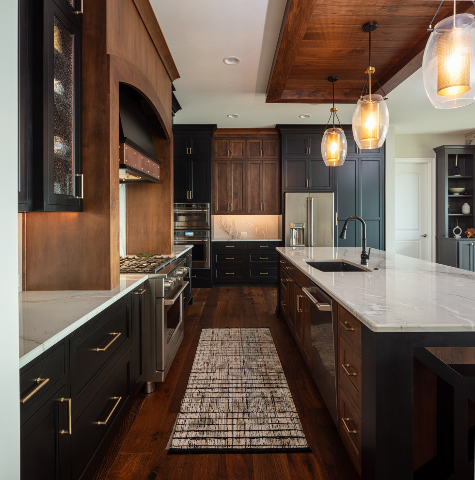 Transitional kitchen photo in Cincinnati