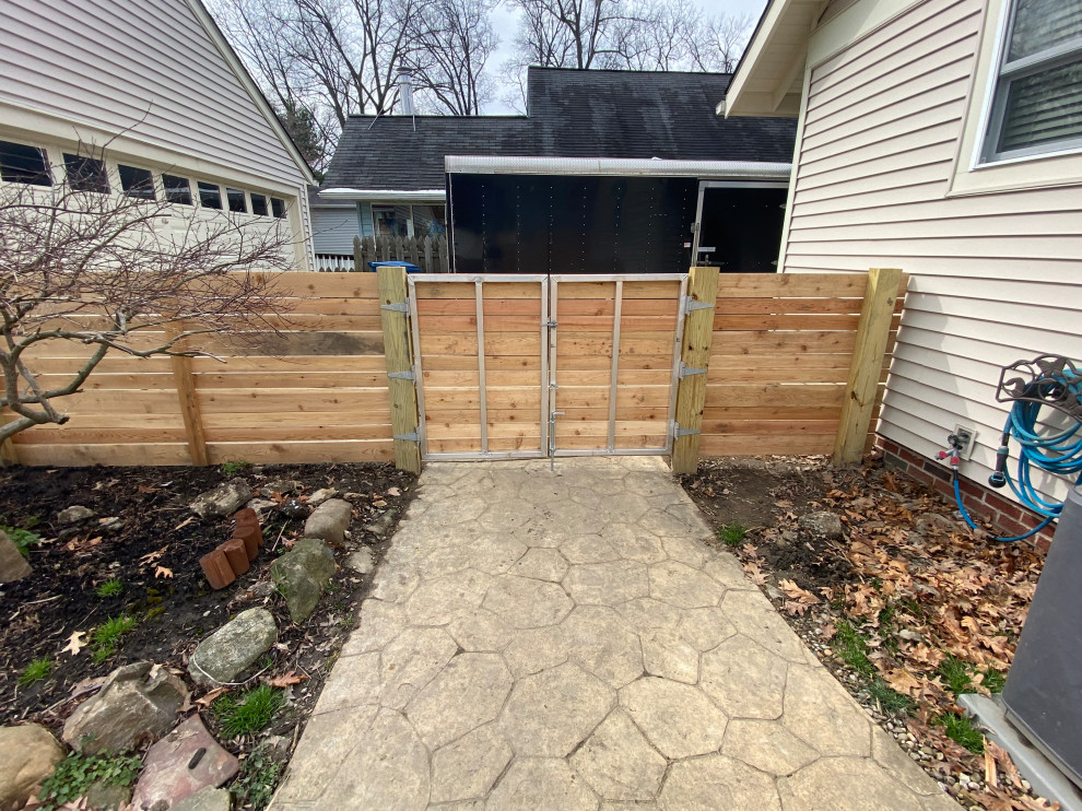 Horizontal fence & Decking