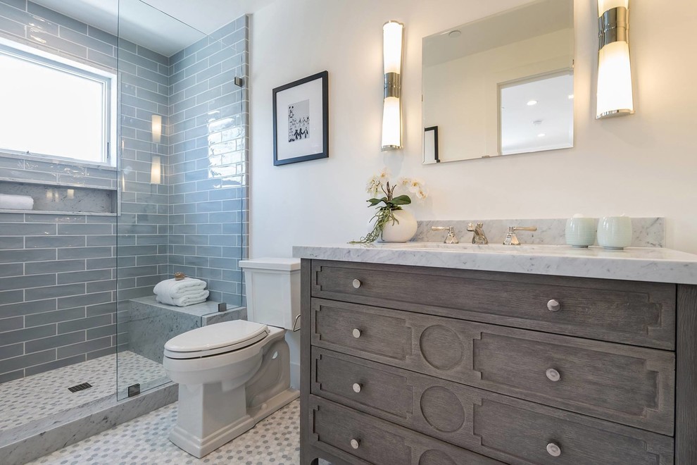 Inspiration for a small beach style kids bathroom in Los Angeles with shaker cabinets, grey cabinets, white tile, white walls, light hardwood floors, an undermount sink, engineered quartz benchtops, beige floor and white benchtops.