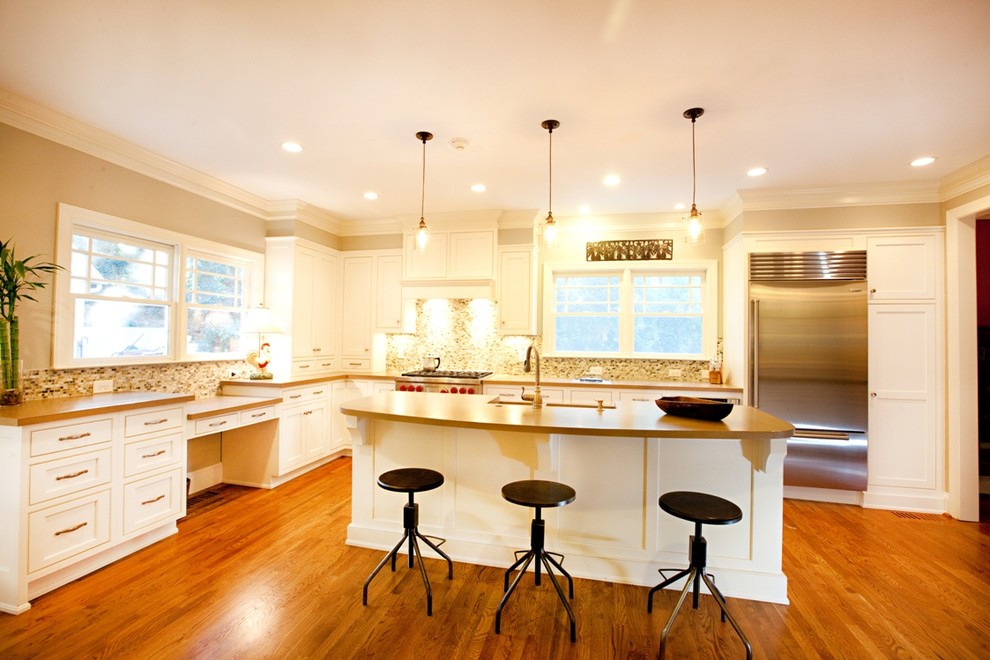 Inspiration for a transitional kitchen remodel in Atlanta