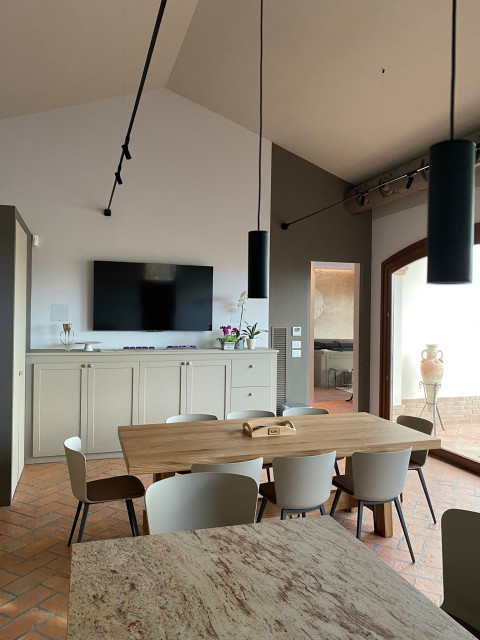 Dependance villa privata rustikal-esszimmer