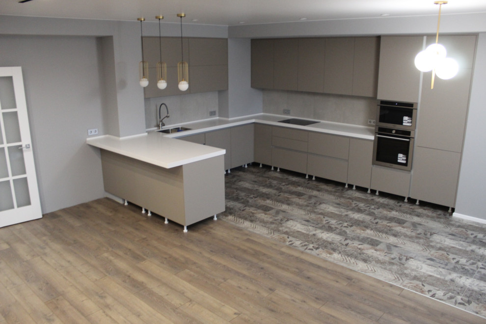 Четырехкомнатная в центре под ключ по дизайн-проекту