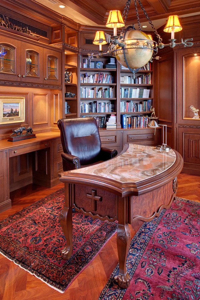 Design ideas for a traditional home office in New York.