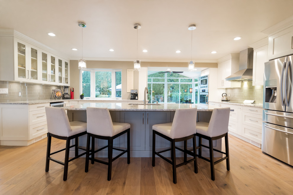 Inspiration for a transitional kitchen remodel in Vancouver