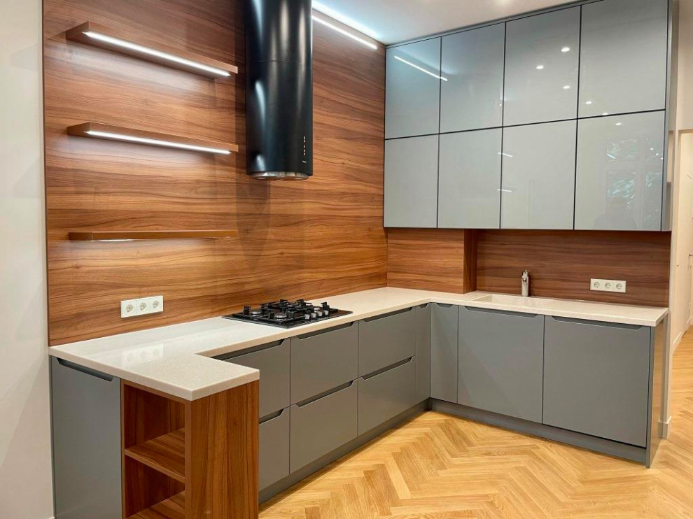 Кухня с интегрированной ручкой.