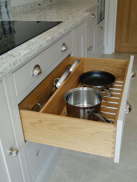 Mr and Mrs S Marpatt Marlow In Frame Bespoke Kitchen in London traditional-kitchen