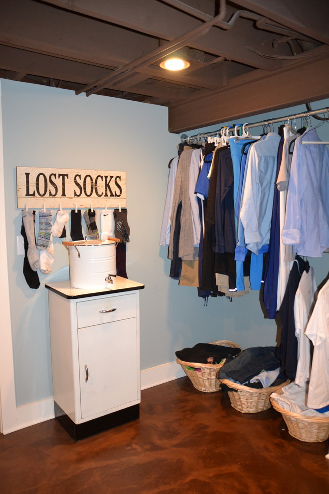 Inspiration for a rustic laundry room remodel in Detroit