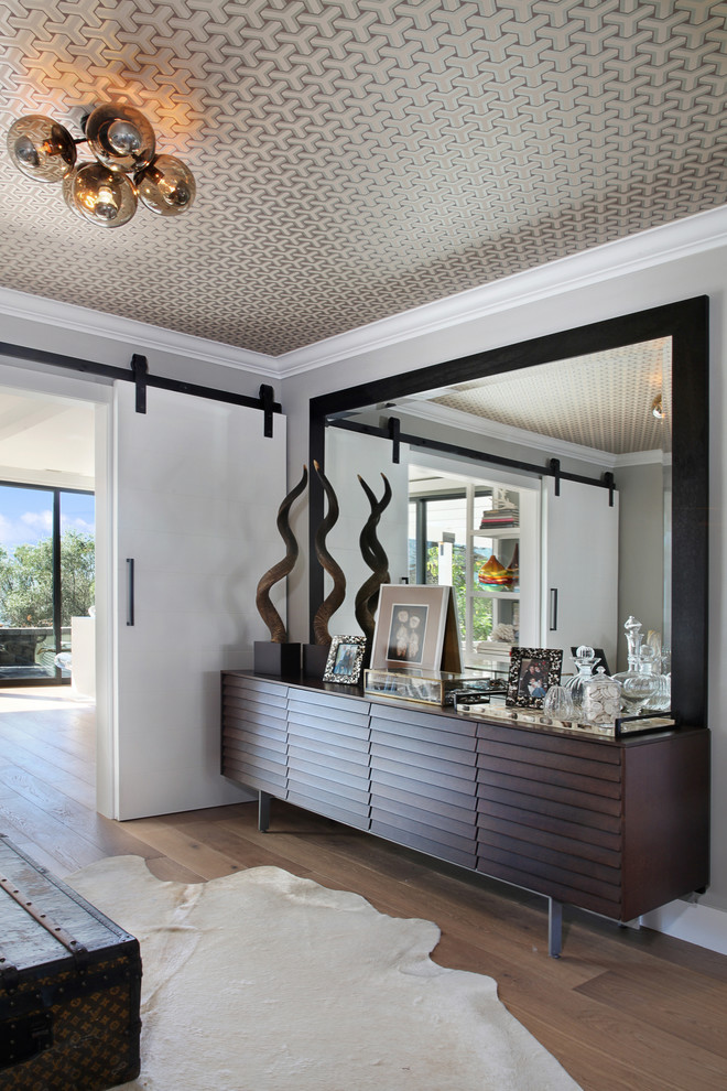 Inspiration for a transitional home design remodel in Orange County
