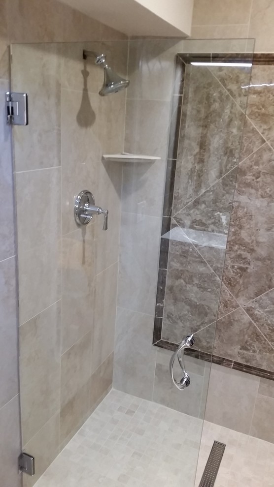 Bathroom - transitional bathroom idea in Phoenix