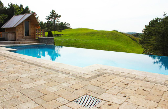 INFINITY ELEGANCE modern-pools