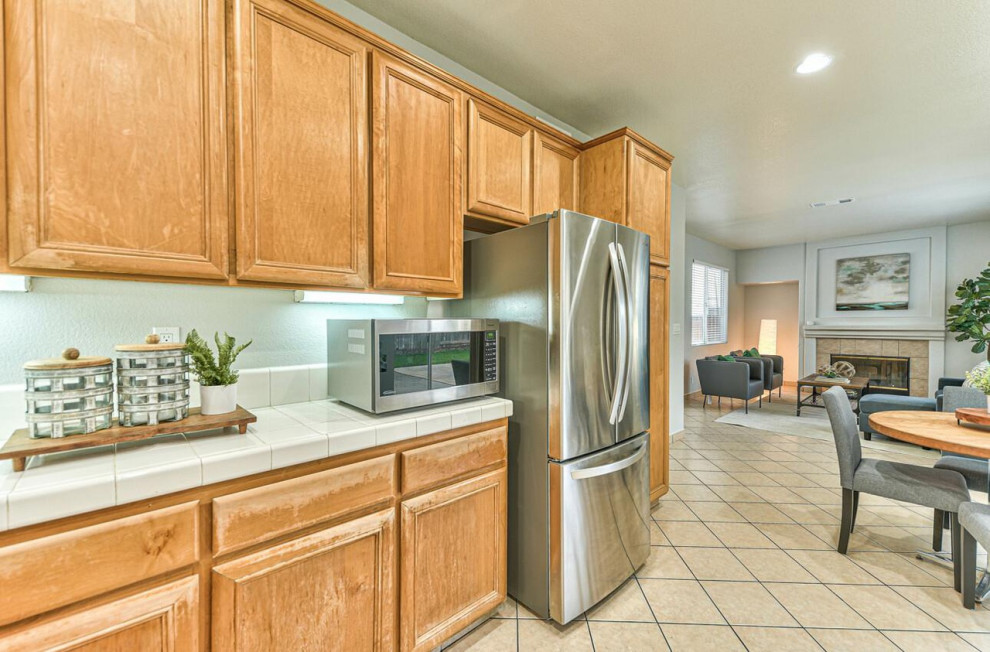 Kitchen - transitional kitchen idea
