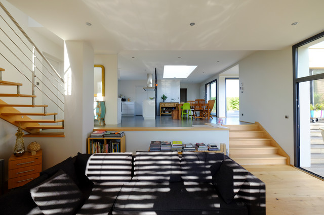Les Oules contemporary-family-room