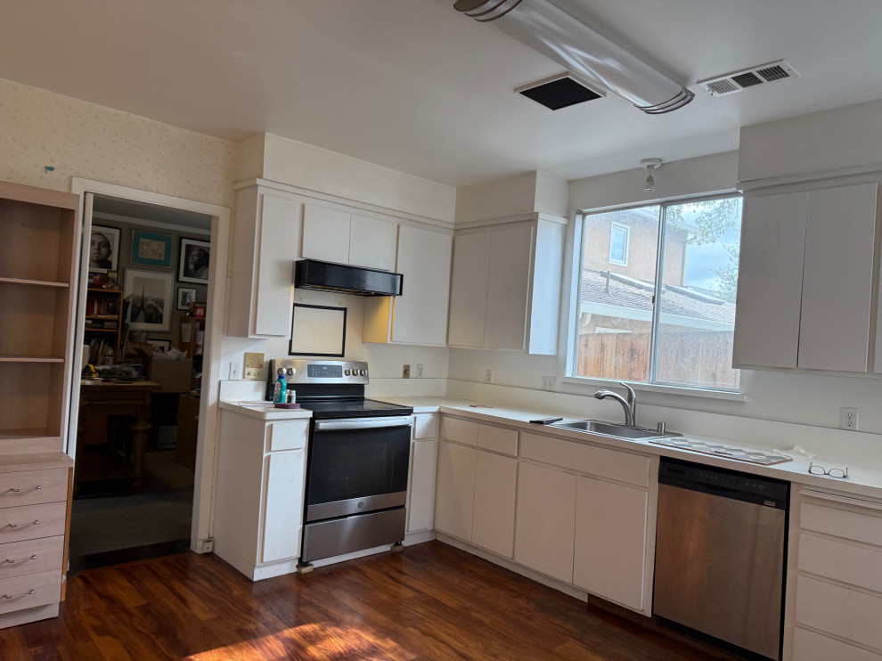Wonderful Warm Updated Family Kitchen