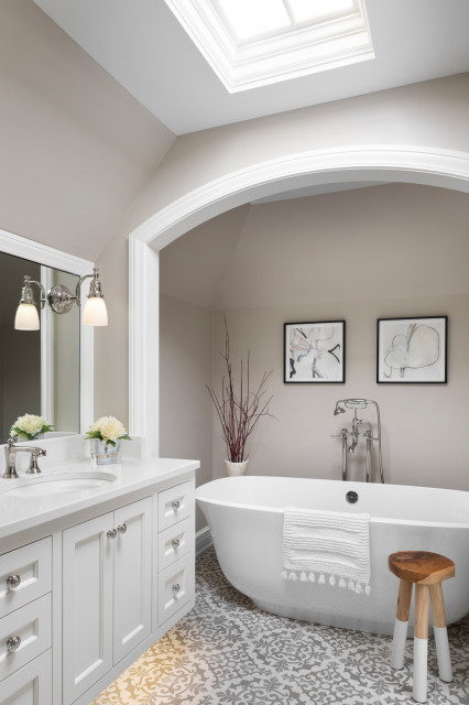 French Transitional klassisch-modern-badezimmer